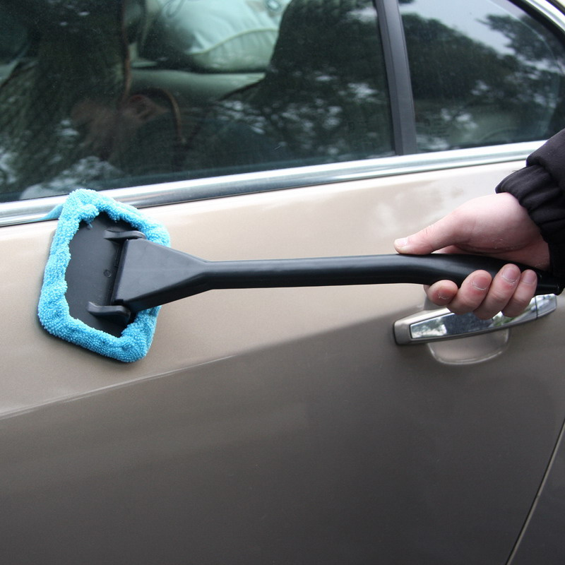 Щётка с накладкой для очистки стекла автомобиля 